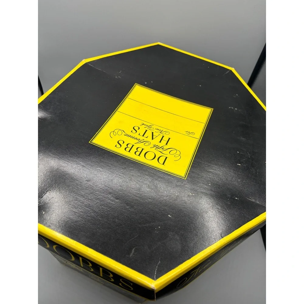 Vintage Dobbs Fifth Avenue New York Octagonal Hat Box EMPTY Storage Case